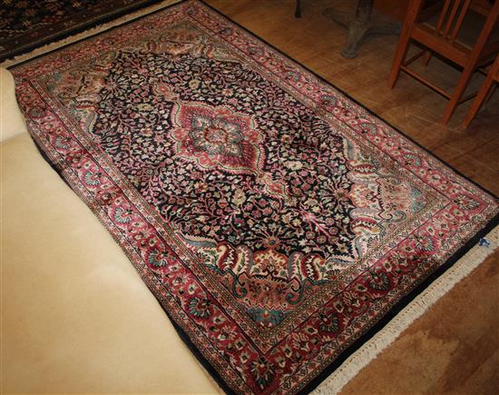 Satin Agra rug (1.92 x 1.21m)